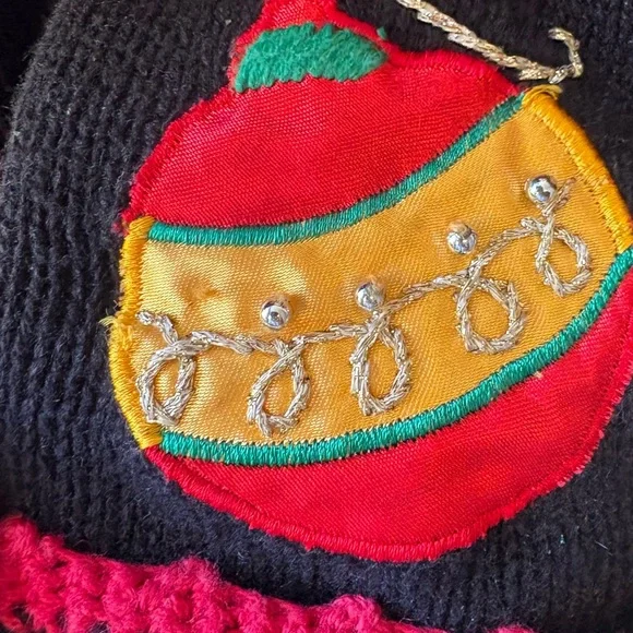 Nutcracker | Vintage Holiday Appliqué and Embroidery Cardigan | Medium - Picture 8 of 9